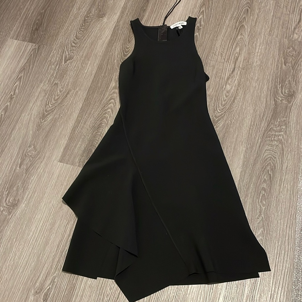 Brand new Elizabeth and James Hattie mini dress US size0